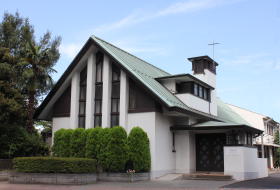 日本キリスト教団　たかなわ教会の正面